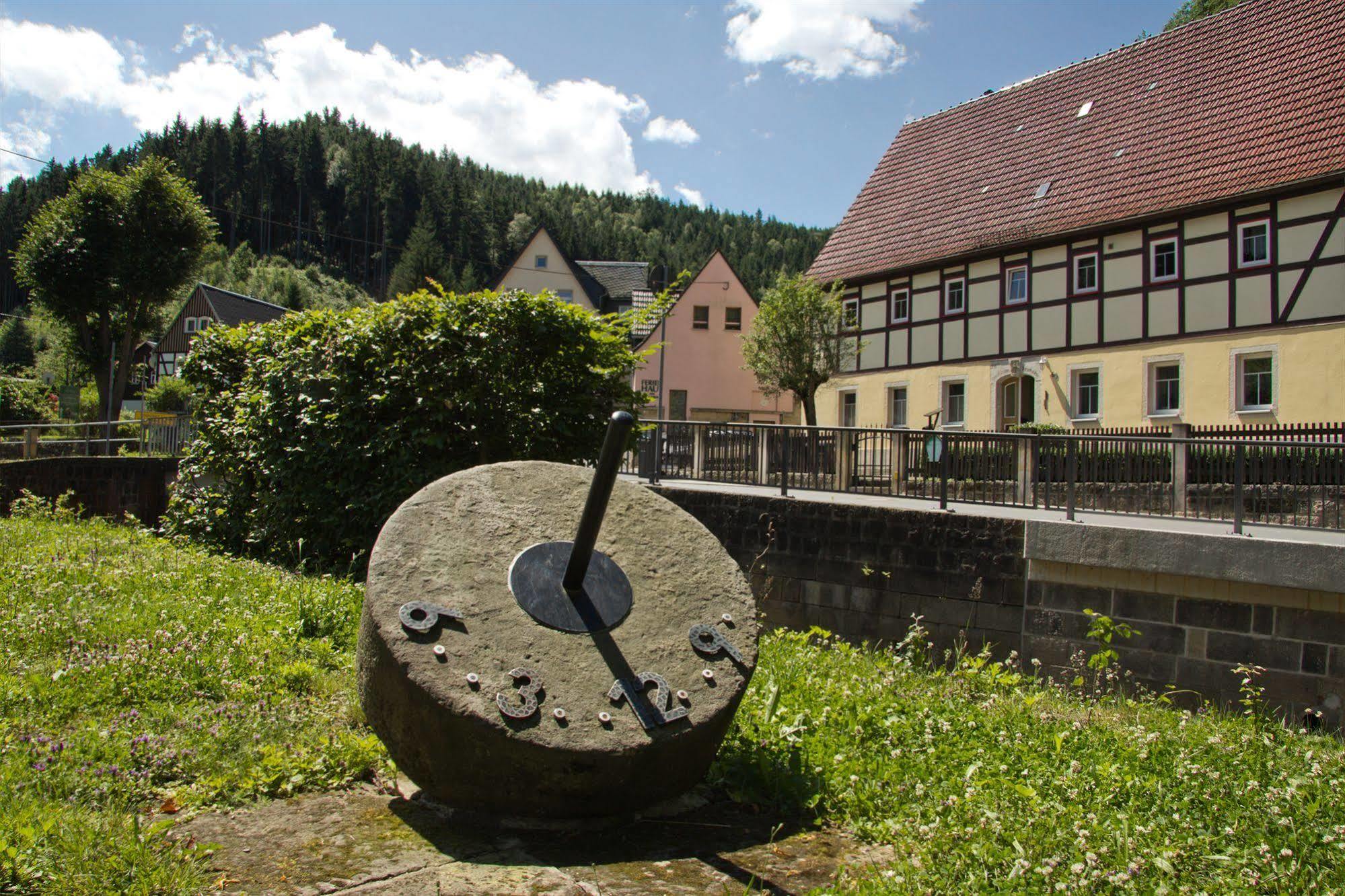 Hotel Garni Grundmuehle Bad Schandau Exterior photo